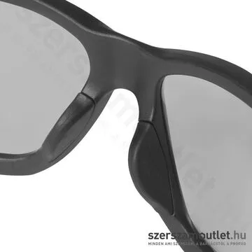 MILWAUKEE Prémium védőszemüveg, füstszínű (4932478908)