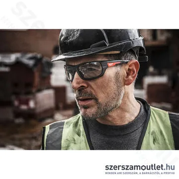 MILWAUKEE Prémium védőszemüveg, füstszínű (4932478908)