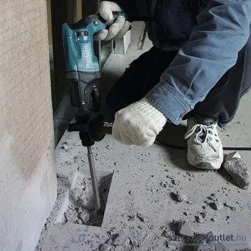 MAKITA HR2470 Fúró-vésőkalapács kofferben (780W/2,4J)