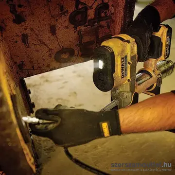 DEWALT DCGG571NK Akkus zsírzópisztoly 690bar, 400g, 1m (Akku és töltő nélkül!)